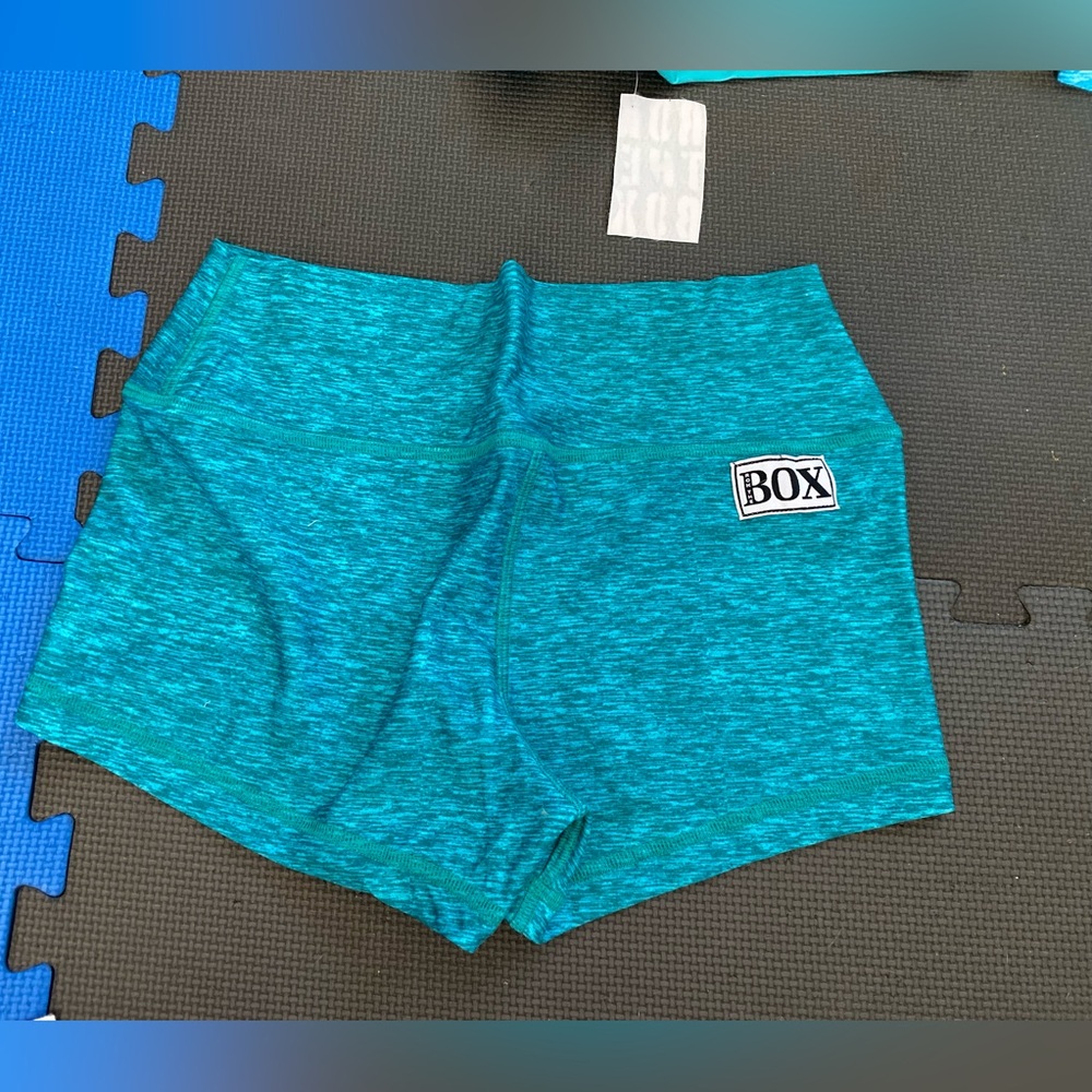 Rok The Box booty shorts, M